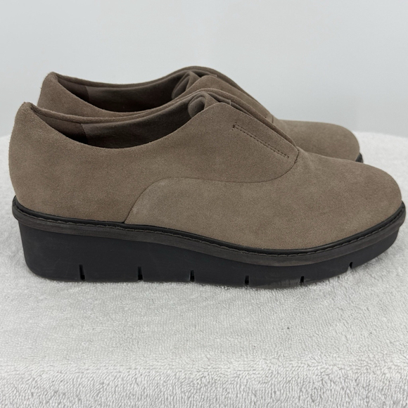 Clarks Shoes - Clarks Airabell Sky Pebble Suede Beige Women’s 9.5 Leather Platform Slip On NWOB